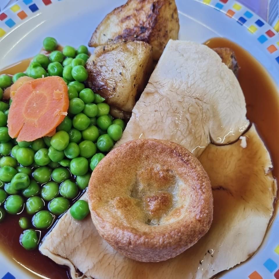 woodcoteptfa's tweet photo. The PTFA had lots of fun setting up and joining in with The Family Easter Dinner last night! Lovely to see so many families in school again!🐣 https://t.co/5wqGZOvCpW
