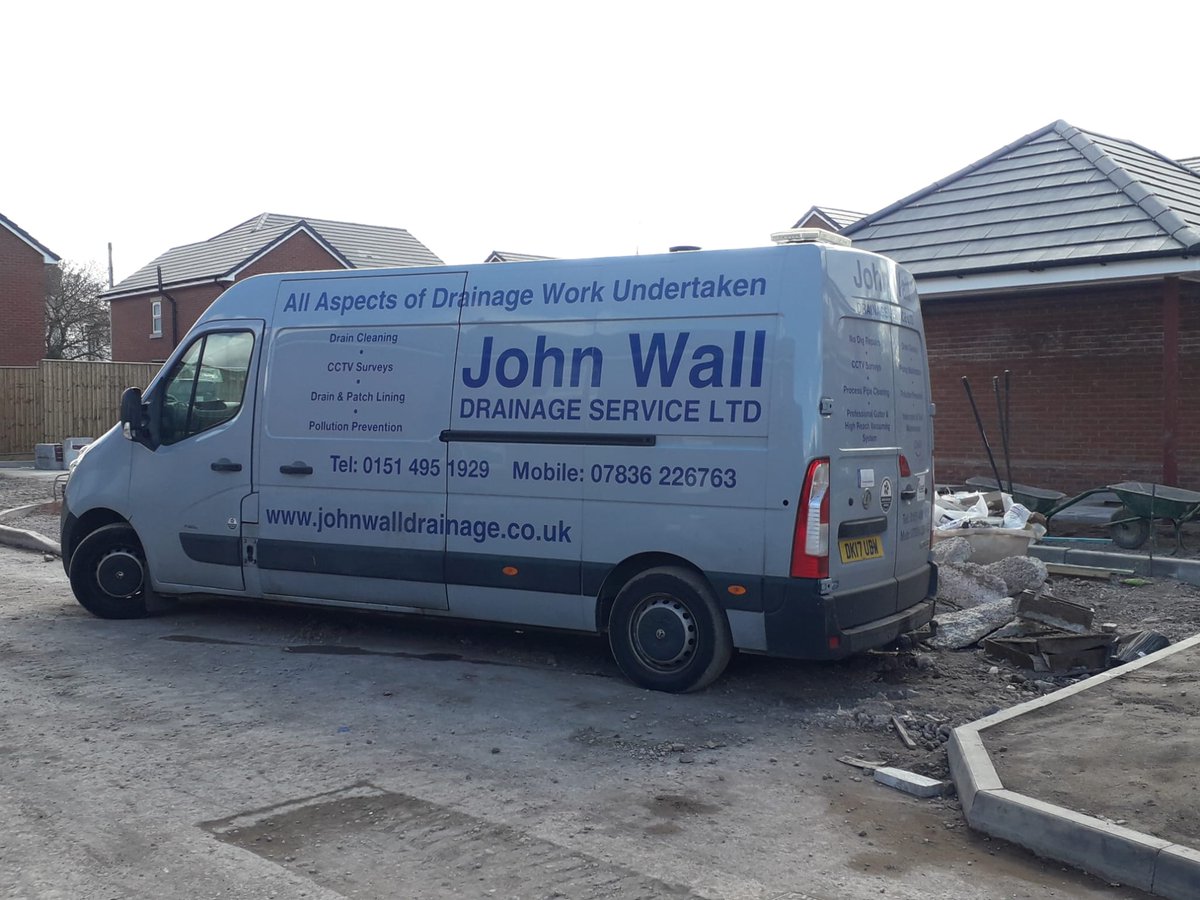 JohnWal08062510's tweet photo. Busy day ahead carrying out patch line repairs. https://t.co/MpVzojAV5i