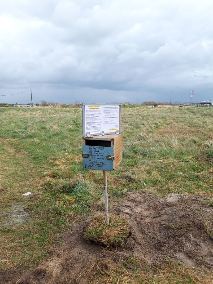 AubergeMigrants's tweet photo. Les exilé.e.s ont un nom et un adresse! Des boîtes aux lettres ont été installées sur les lieux de vie de #Calais, il ne sera plus possible à l'État de procéder à des expulsions dont le jugement aura été prononcé sans contradictoire. Plus d'infos ➡️ @HumanRightsObs https://t.co/gjNO0ALUz6