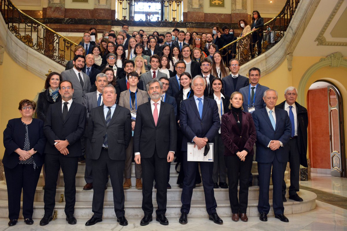 PoderJudicialEs's tweet photo. 📄📸 Nota informativa y fotos de los equipos que han llegado a la final, de la Universidad de Santiago de Compostela (@universidadeUSC), y de la Universidad Complutense de Madrid (@unicomplutense)

https://t.co/cbrrKG6ykE https://t.co/aTQRwCnK5t
