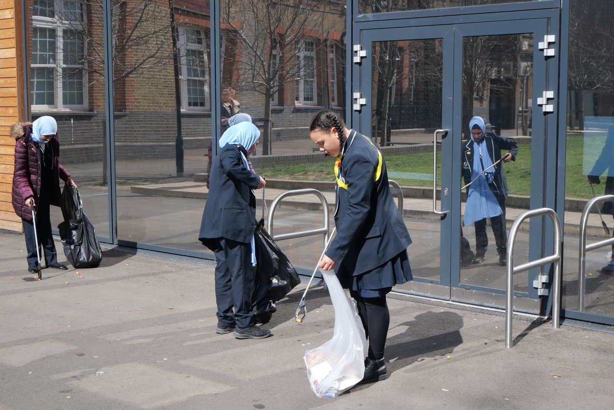 Sarah Bonnell School tweet media