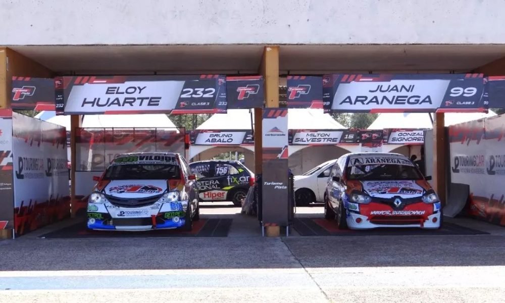 labrujula24's tweet image. Equipo con estructura bahiense, con todo listo para debutar en el Turismo Pista labrujula24.com/notas/2022/04/… #Deportes #autódromodeconcordia #eloyhuarte #j2touringcar