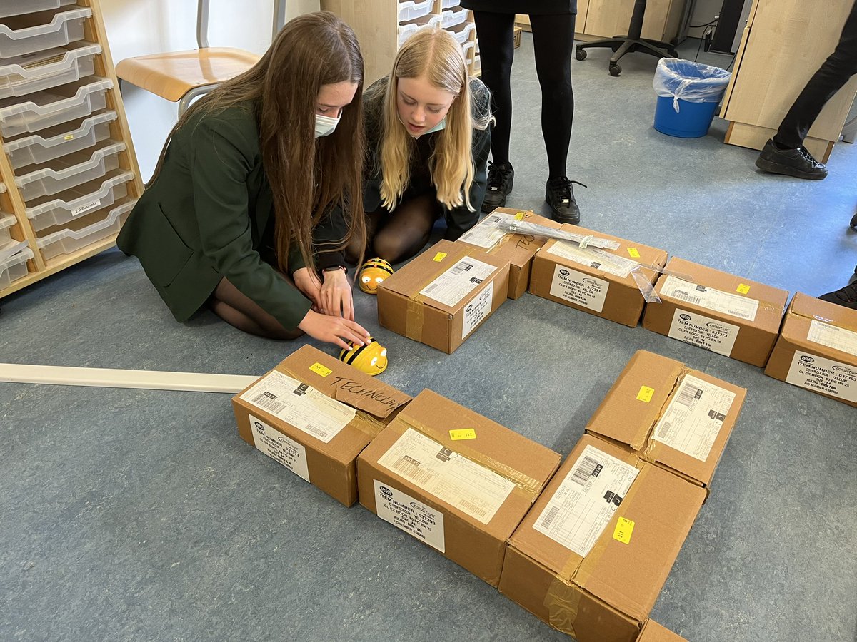 CultsAcadTech's tweet photo. S1s measuring the maze and then programming their beebots to navigate it #logic #numeracy https://t.co/JVDV0WT2xt