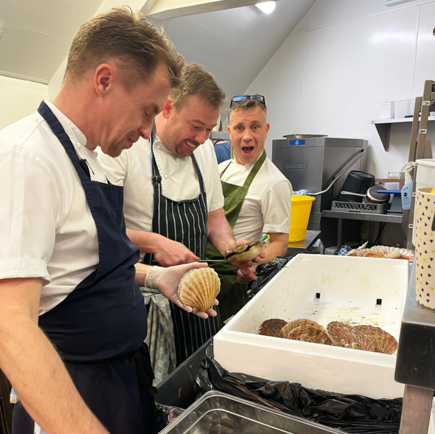 CanteenTweets's tweet photo. ⭐️JOB OF THE WEEK⭐️

@barbicankitchen are looking for a sous chef to come and work in their fun professional setting, joining a forward-thinking team 👨‍🍳

Apply today ➡️ https://t.co/k0kOQ5SIAe https://t.co/XfJ9E07ZEj