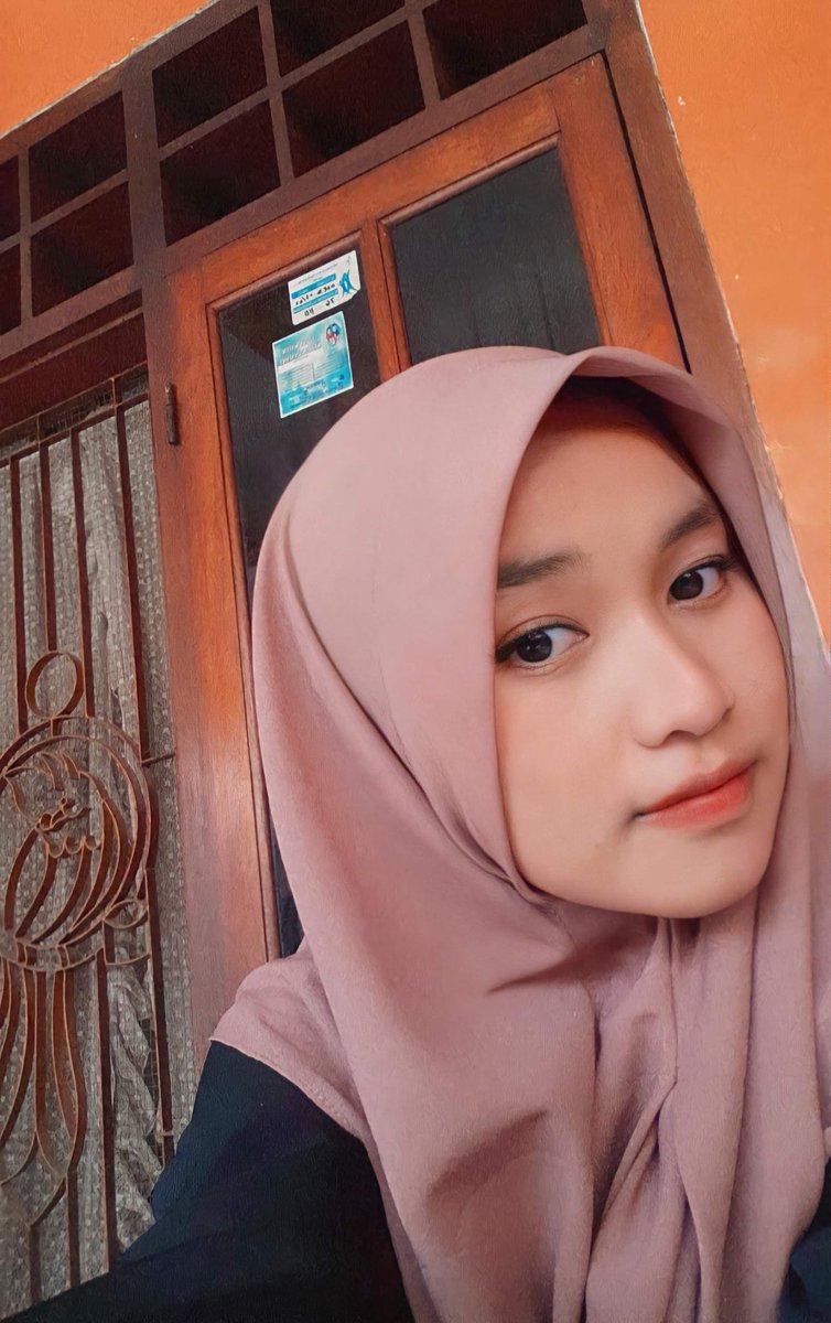 ouraurae's tweet photo. jilbab mleyottt https://t.co/NYd6Qqv7QC