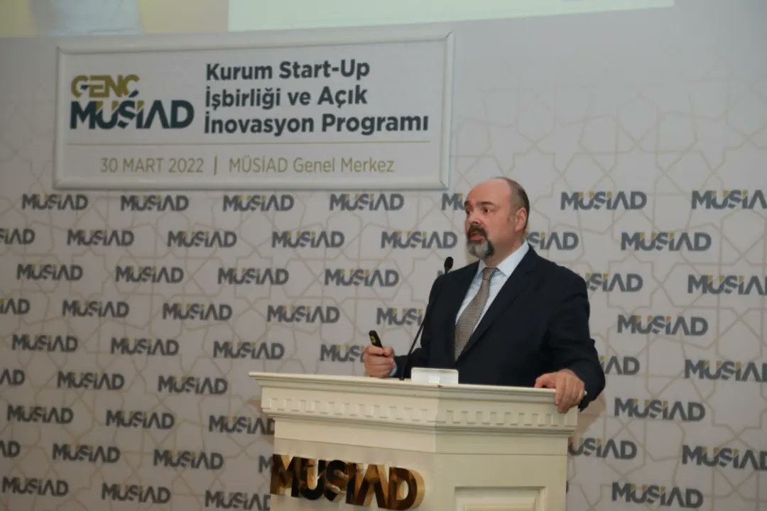 Binovative YK Başkanı Murat Peksavaş bey ile Kurum Start-Up İş Birliği ve Açık İnovasyon konulu programımızı tamamladık.

Girişimcilik ve start-up kültürü hakkında önemli ve ufuk açıcı programımıza katılan herkese teşekkür ederiz.

#GençMÜSİAD #MÜSİAD