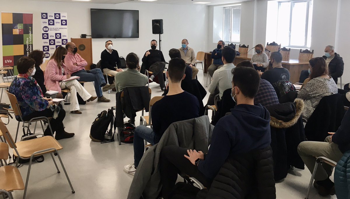 Mañana de debate en la <a href="/EiiUVa/">Eii_UVa</a> sobre el presente y futuro de la Industria 4.0 con dos encuentros: 

1️⃣ Entre investigadores y empresas.
2️⃣ Entre empresas y universitarios.

Iniciativas organizadas en el marco del Programa de Apoyo al Emprendimiento Innovador de <a href="/empresasjcyl/">Competitividad Empresarial JCyL</a>