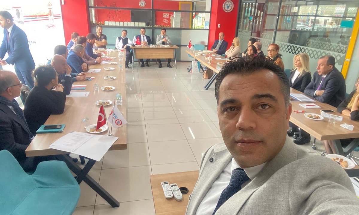 turay_kesler's tweet photo. Vatan Eğitim Kurumları İstanbul Şubeleri  Koordinasyon Toplantımız. Hedefler ve yeni dönem stratejileri ele alındı.. @VatanEgitim https://t.co/v6EunH6RGk