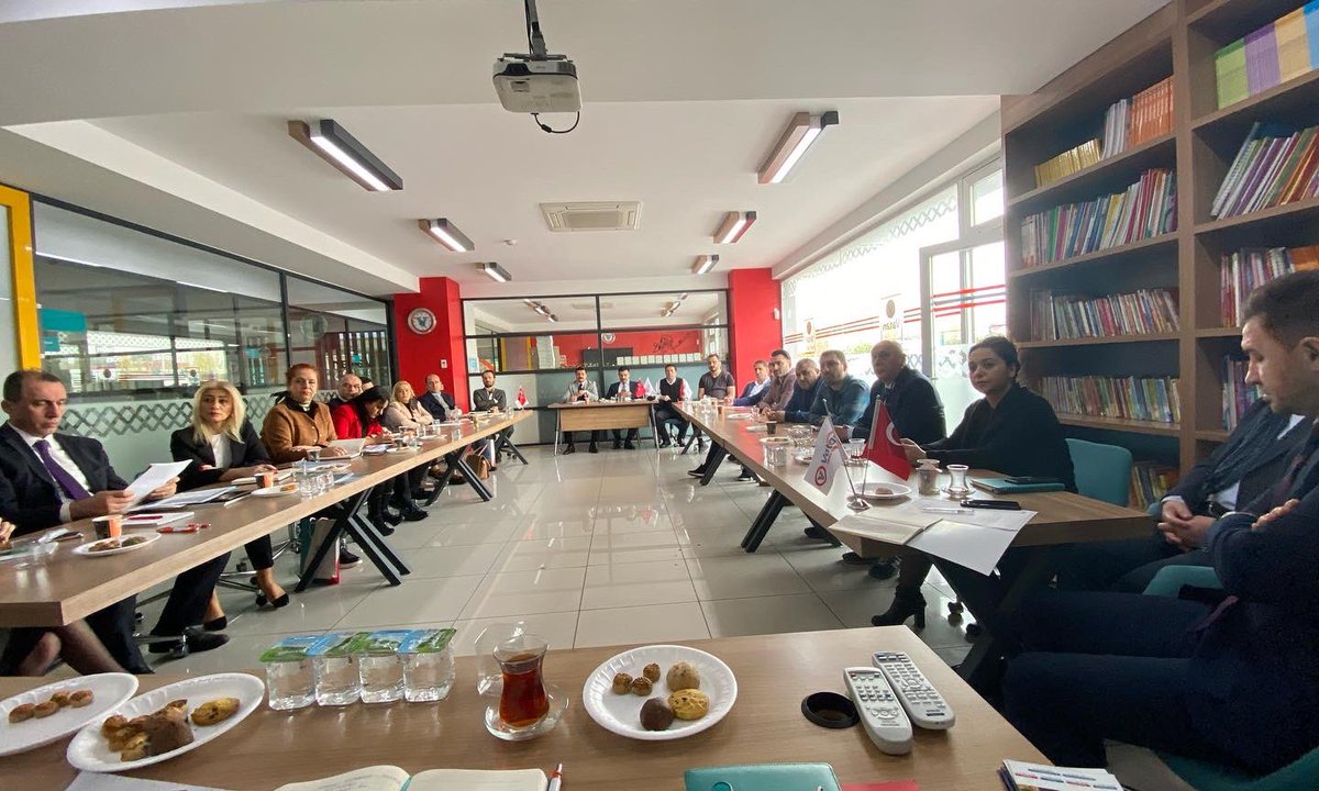 turay_kesler's tweet photo. Vatan Eğitim Kurumları İstanbul Şubeleri  Koordinasyon Toplantımız. Hedefler ve yeni dönem stratejileri ele alındı.. @VatanEgitim https://t.co/v6EunH6RGk