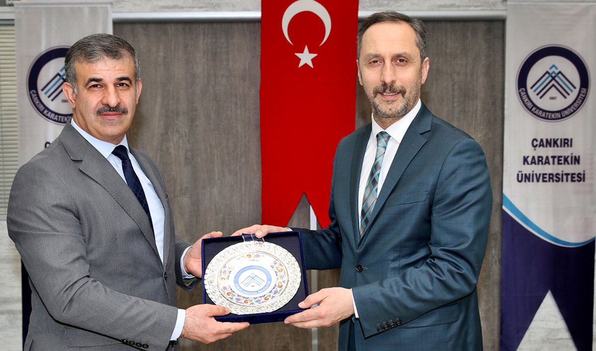 karatekinUni's tweet photo. 58’inci Kütüphane Haftası münasebetiyle, Kütüphaneler ve Yayımlar Genel Müdürü Ali Odabaş, ÇAKÜ öğrencileriyle buluştu.
Detaylar; ⤵️⤵️
https://t.co/EX2kc0TQE8
@OdabasAli https://t.co/0P89Y11eAR