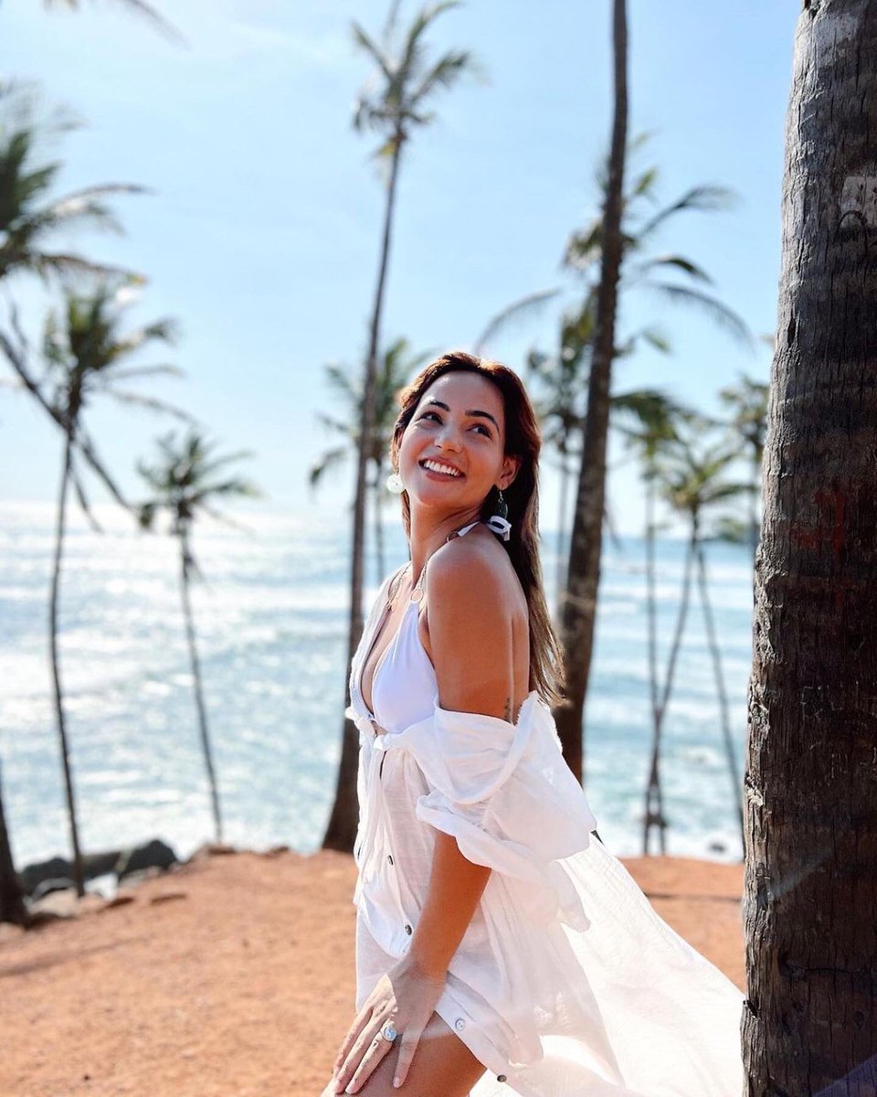 TMirissa's tweet photo. Mirissa beach ❤
#srilanka #visitsrilanka #srilankatourism #miriss #mirissabeach #ceylon #girls #bestdestinations #srilankabeaches #srilankadaily #sosrilanka #thingstodoinsrilanka #coconuttreehill #srilankatravelgram #exploresrilanka #travelgirl #шриланка #мирисса #турынашриланку https://t.co/QBCfrJSJVm