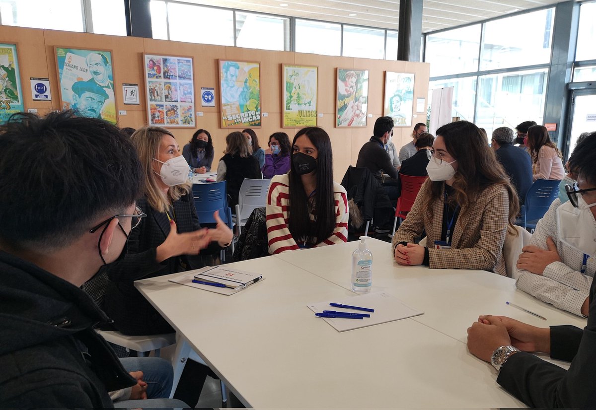 🔝 En el Quédate Business, el contacto entre las empresas y los estudiantes / egresados se realiza mediante dinámicas de grupo.

⬇️ Los grupos son reducidos para favorecer la relación.

➡️ El objetivo es facilitar su #empleabilidad y su inserción laboral.

#adeupv #fadeupv #upv