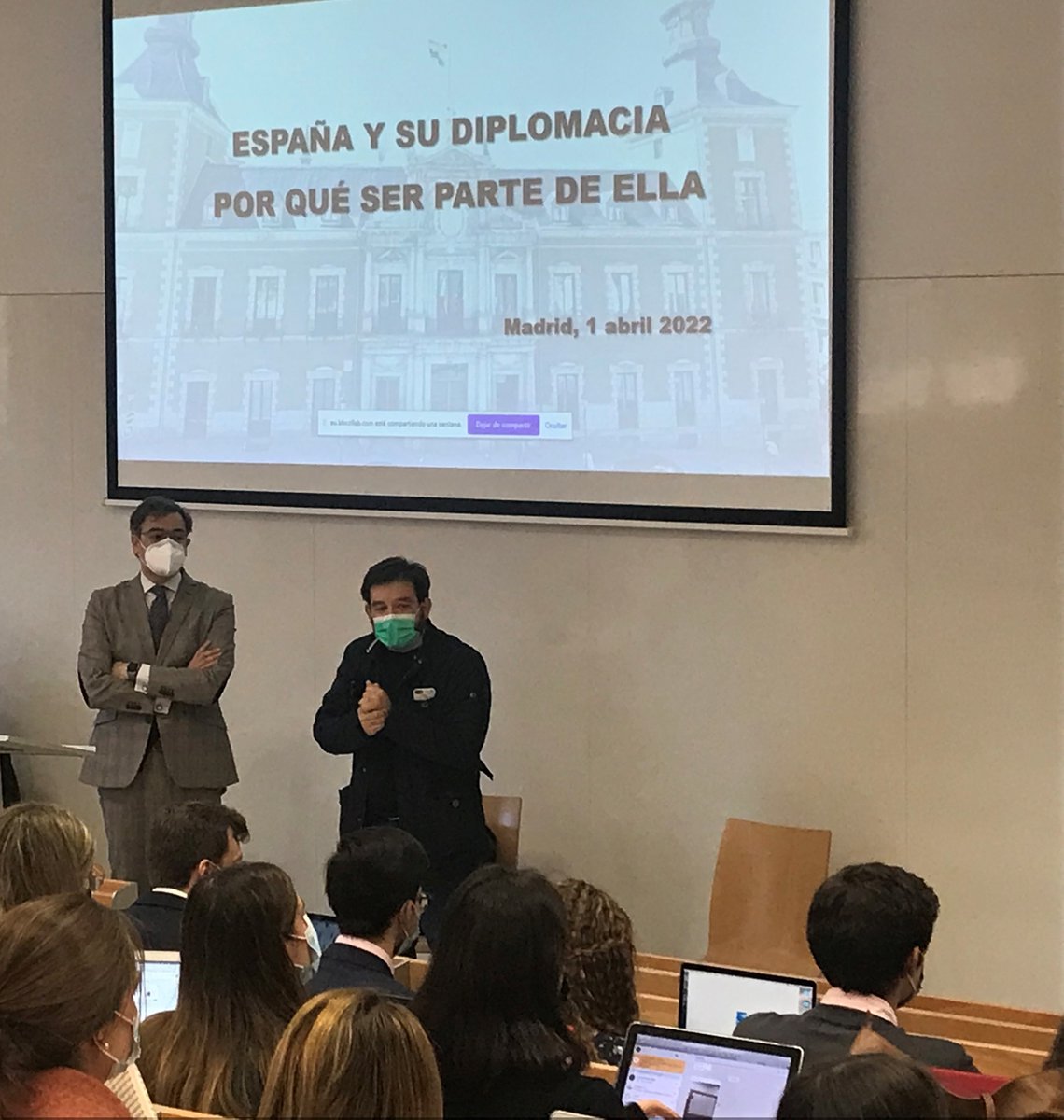 Ha sido un placer tener a @moisesmoreram en @ICADE_Derecho hablando sobre “#España y su #Diplomacia. Por qué ser parte de ella.” en los seminarios de #RRII en #E5.