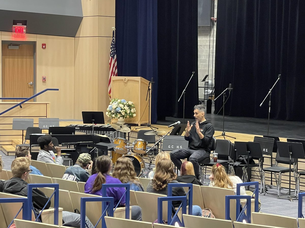 High school music students spending some time with <a href="/elviofernandes/">Elvio Fernandes</a> this morning &amp; hearing about how he got his music career started. #GCPride