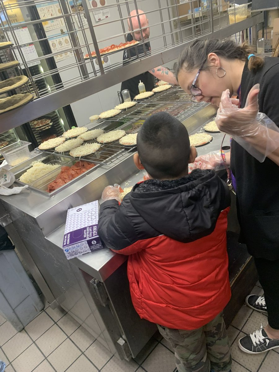 H_Scheidegger's tweet photo. I want to say a huge thank you to @bgkyfire @BGISD and @Donatos for giving our kindergarten such a great community field trip! In their words.. “it was the best day ever!!” https://t.co/ub84TR7jB1