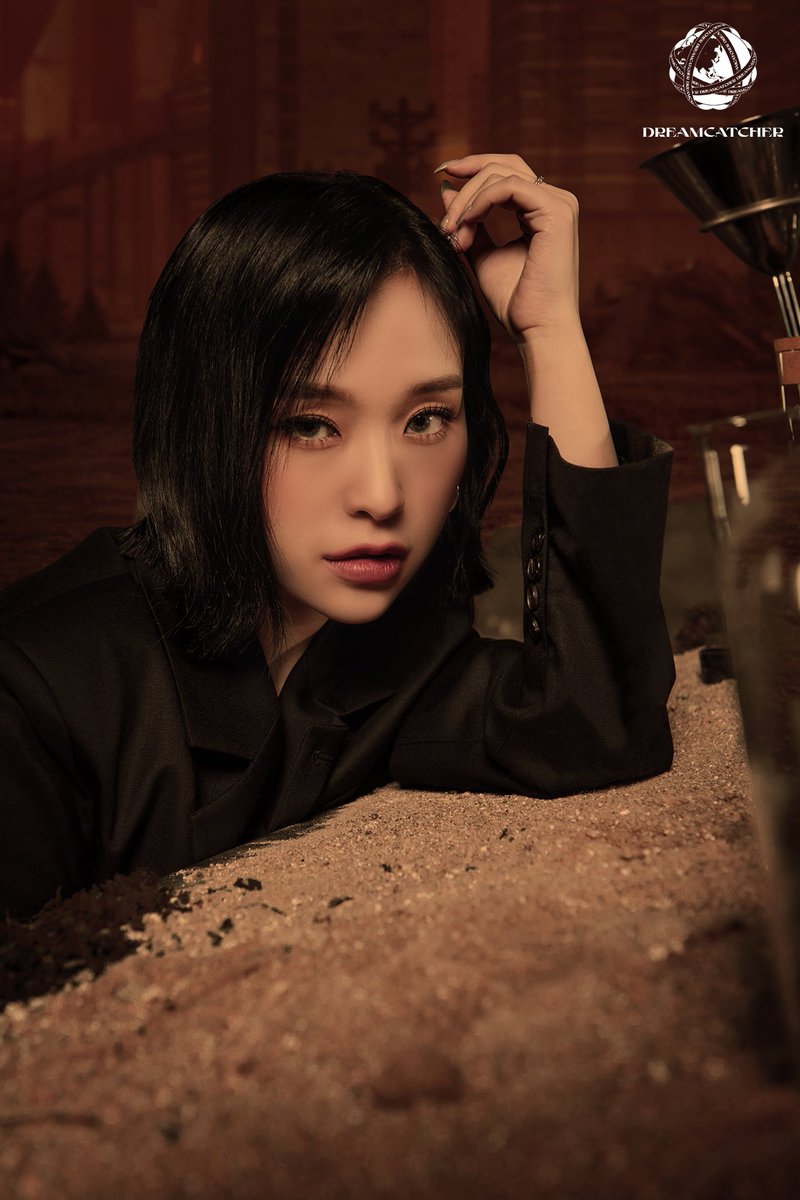 SonyMusic_Kpop's tweet photo. 😱💗
Dreamcatcher is coming…

2022.04.12 | 6PM KST

#Dreamcatcher #2nd_Album #Apocalypse #Save_us #MAISON  @hf_dreamcatcher https://t.co/pW1p8mnRPW