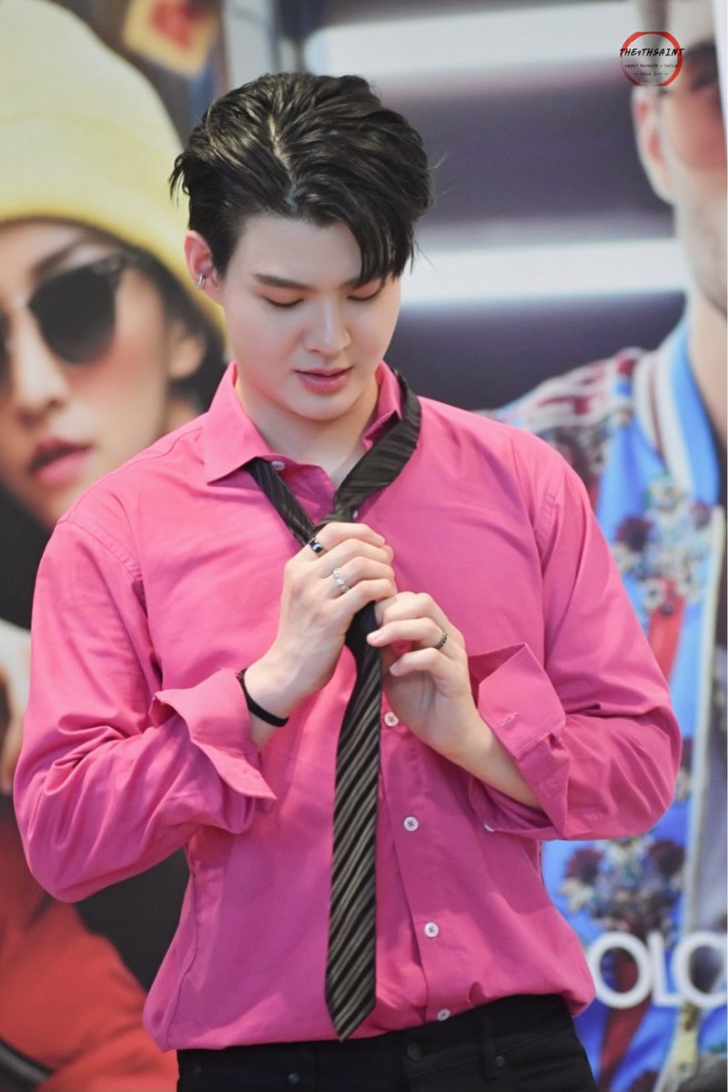 ไอเลิ้บสีชมพู เน็คไท และซุปพงศ์ 😘

SAINT X MILLEPARTY
#MillePartyxSaint 
#Saint_sup