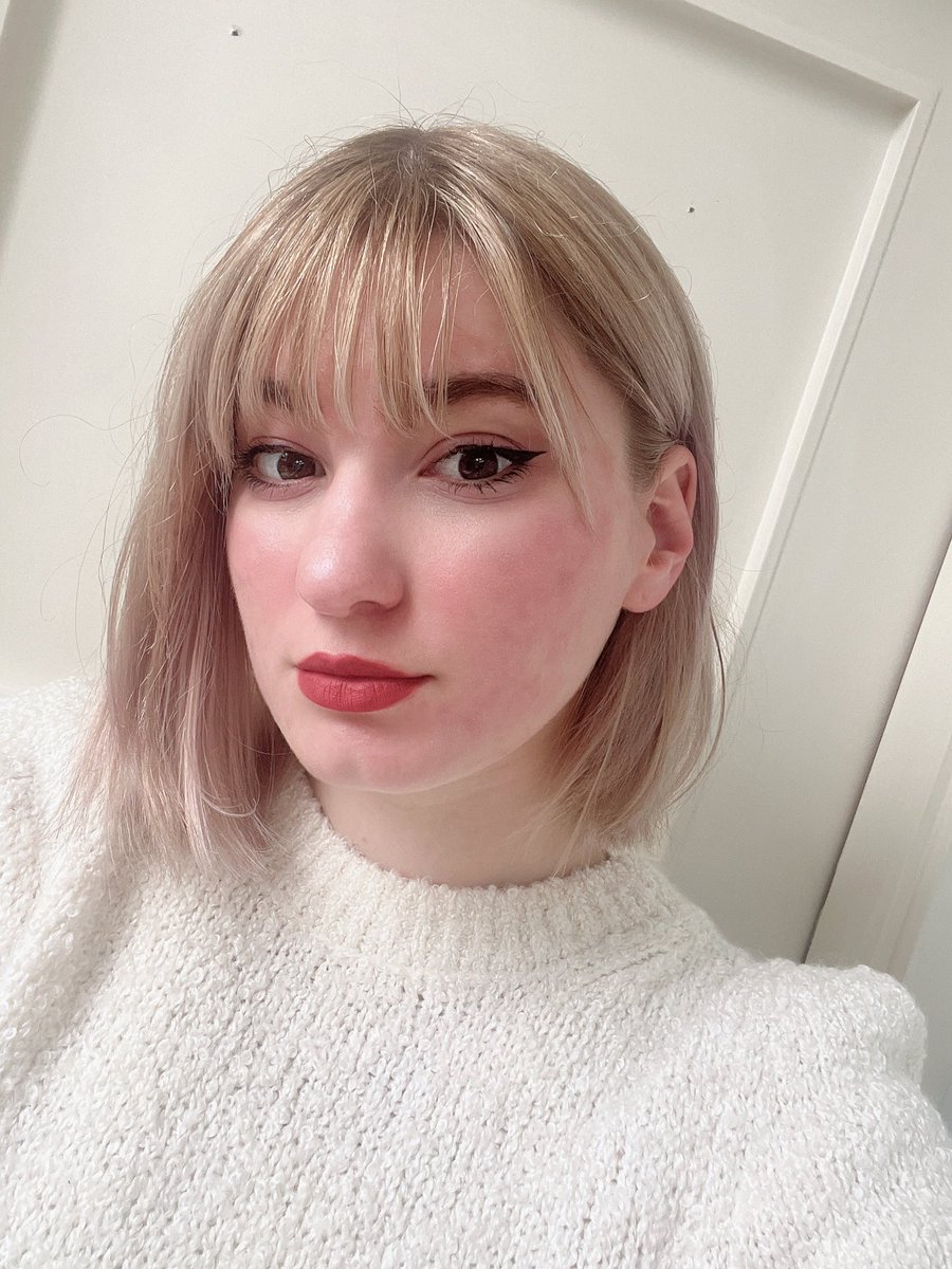 todays look. I’m wearing my favorite sweater 💗🍓