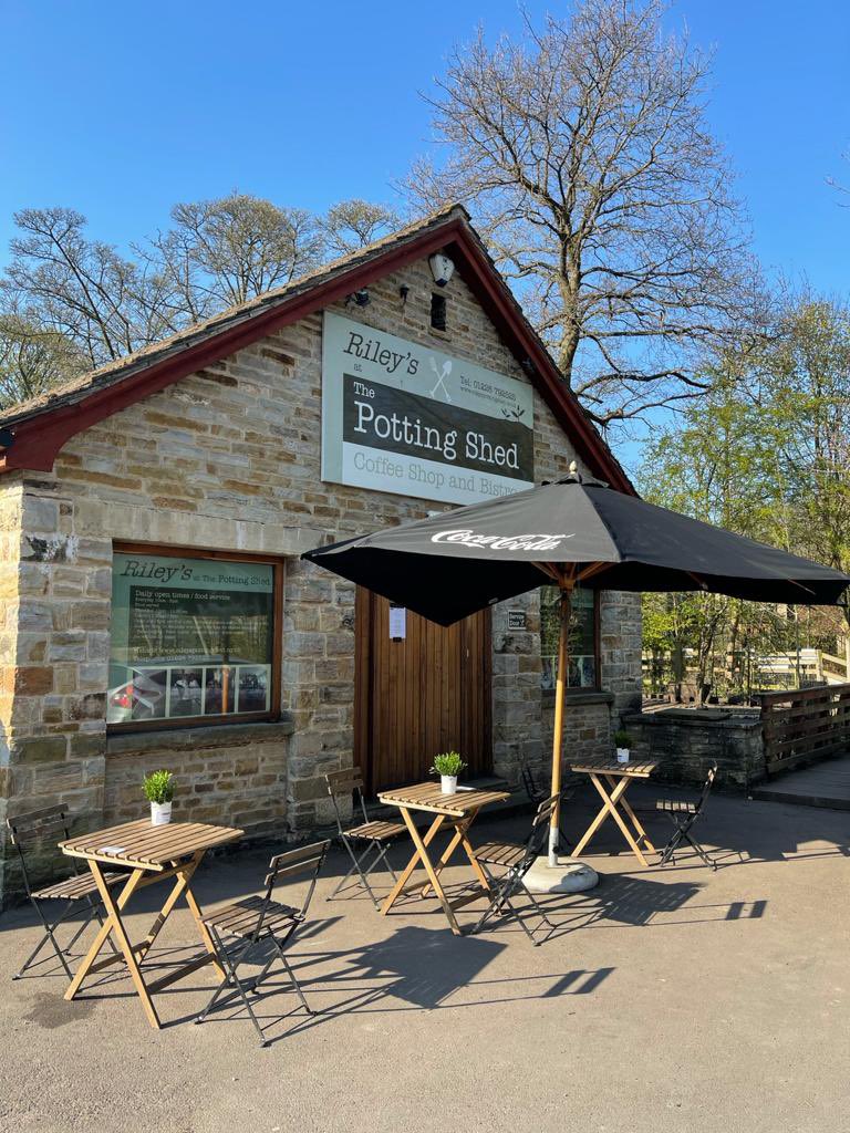 pcwine1's tweet photo. 4 more tickets have become available for tonight’s dinner @pothousehamlet with @M_Chapoutier 

1 table of 4 people or 2 tables of 2 people.

Drop me a message or call 01226 767310 and we will organise. https://t.co/qnrzS6717i