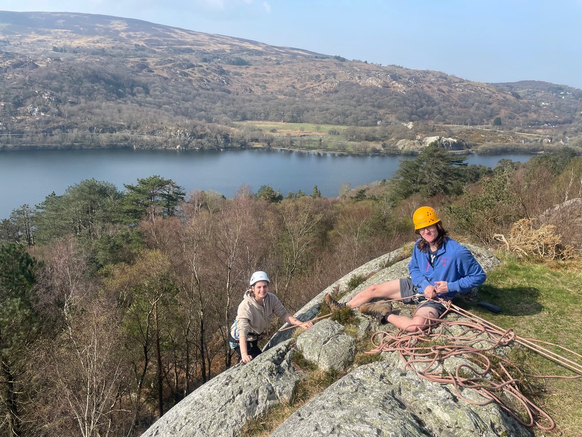 UClanOutdoors's tweet photo. Superb conditions in the outdoor classroom this week, warm and sunny one minute then cold and snowy the next! Great for pre-expedition training and prep for the Yr 2's #snowdonia #LearnLeadInspire #simplyadventure #GetOutside @UCLanSportPE @UCLanHealth https://t.co/2adXtAeMco
