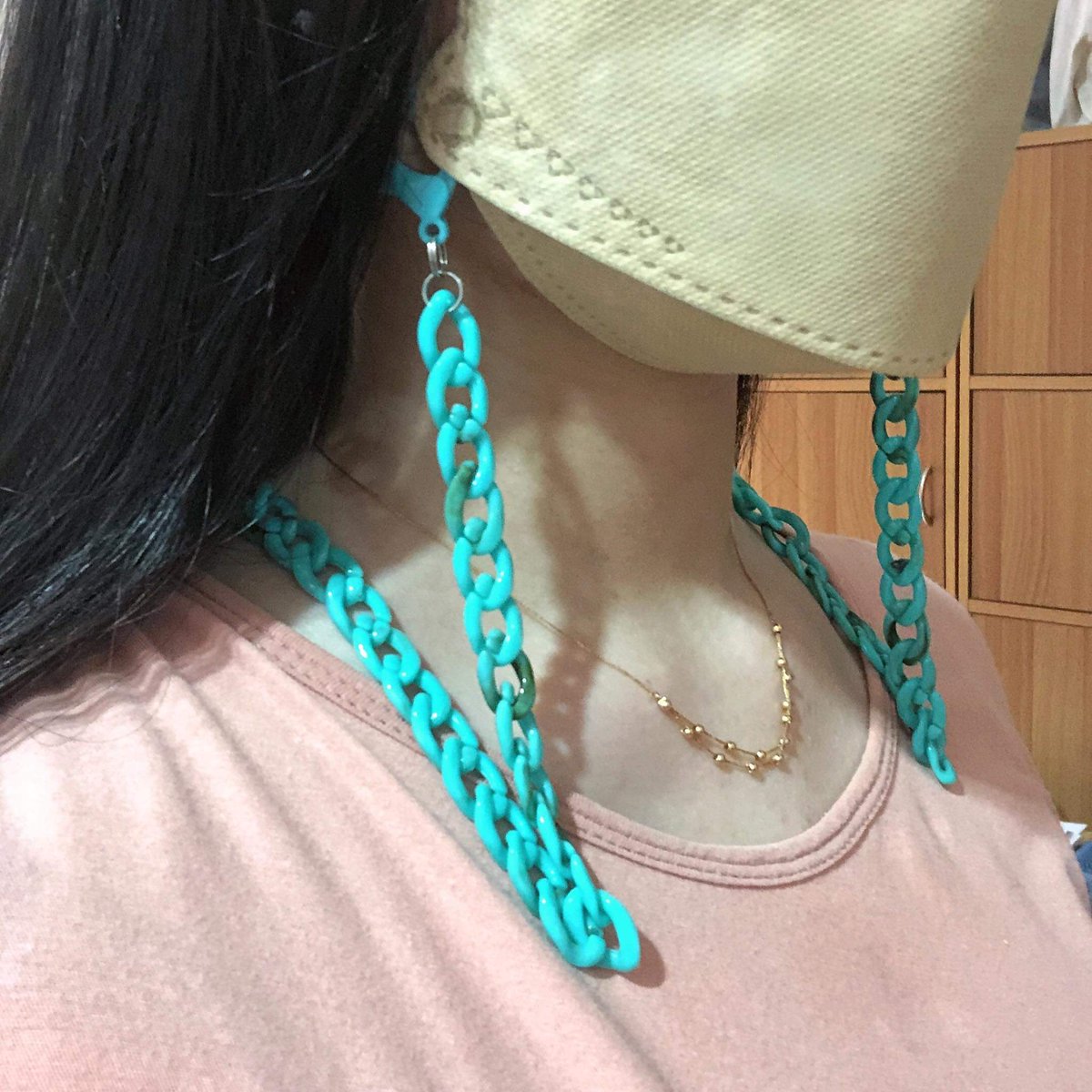 VLagalag's tweet photo. Want to style? Facemask Lanyard high quality acrylic chain DM for info. #lanyard #facemasks #acrylic #design #chain #trend #new #colors https://t.co/RGXRn3BL6P