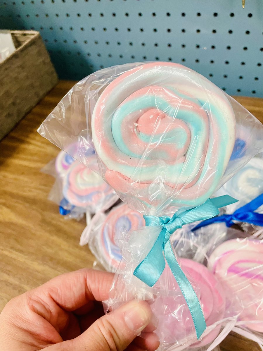 visualarts_nbe's tweet photo. Kinder had so much fun using model magic to mix colors, roll coils, and make a lollipop. I can’t wait to deliver them to their class! I have the best job. @HumbleISD_NBE @VisualArtHumble #artrocks #crayolamodelmagic https://t.co/COVaTBWRAb