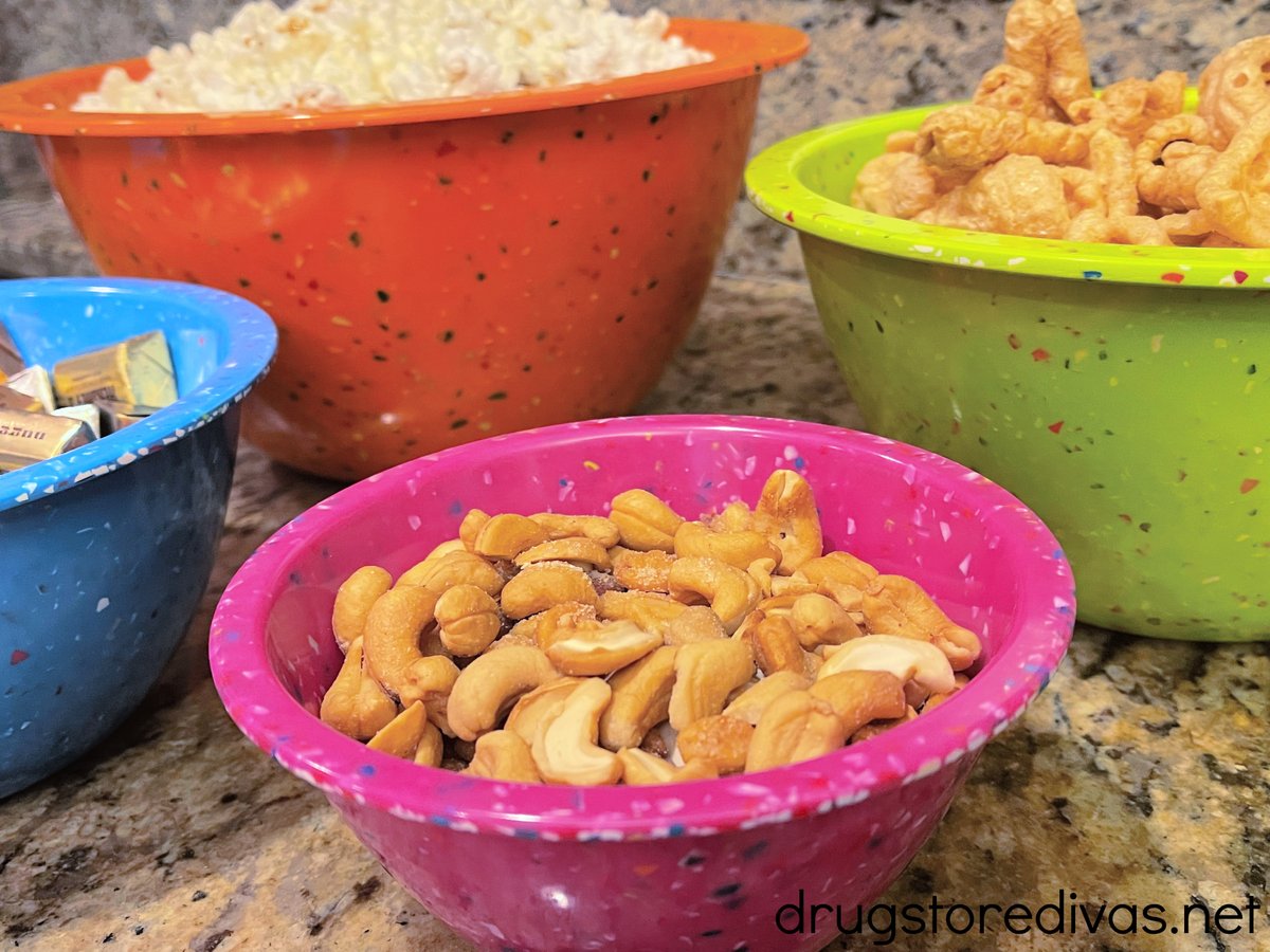 drugstoredivas's tweet photo. #ad We got a chance to check out the new confetti bowls by @zakdesigns (here: https://t.co/1k5LtwToq0). They're perfect for #MarchMadness.

Partial review: "The set of four colorful bowls nest together, making for really easy storage."

Full review: https://t.co/pNiABETRTe https://t.co/QYUUxsxOs9