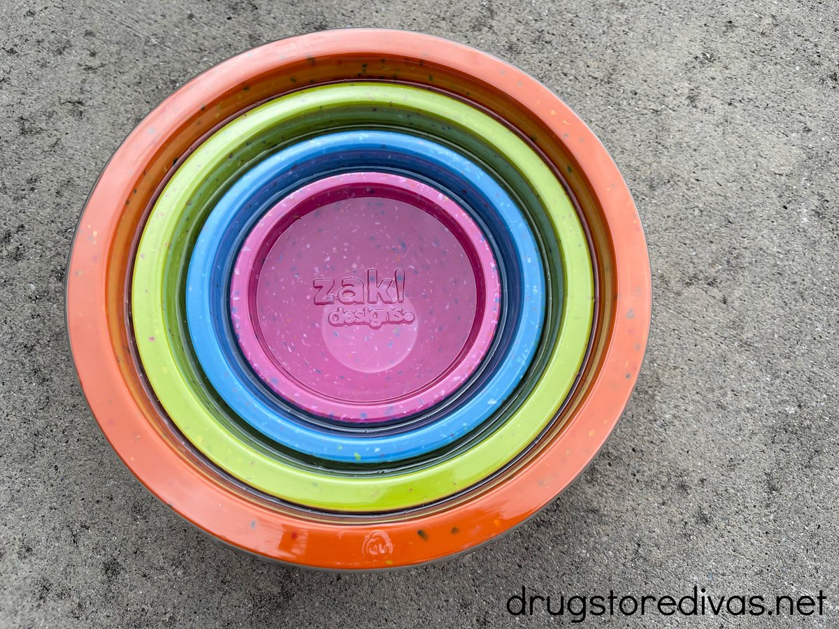 drugstoredivas's tweet photo. #ad We got a chance to check out the new confetti bowls by @zakdesigns (here: https://t.co/1k5LtwToq0). They're perfect for #MarchMadness.

Partial review: "The set of four colorful bowls nest together, making for really easy storage."

Full review: https://t.co/pNiABETRTe https://t.co/QYUUxsxOs9