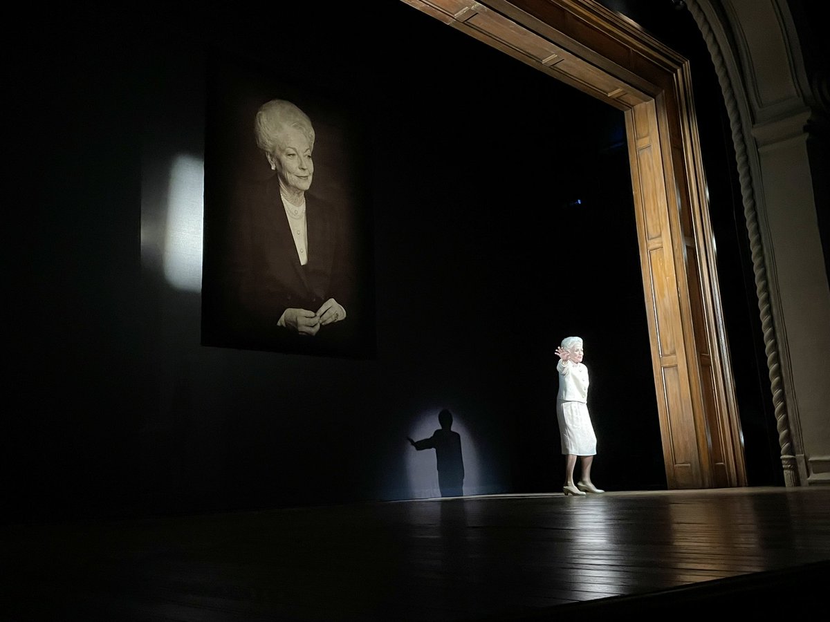 Lareina_GoLo's tweet photo. There are truly no words that are adequate enough to describe @HollandTaylor in @AnnRichardsPlay. It was inspiring, powerful, and so many moments brought me to tears. Thank you Holland Taylor for this breathtaking work of art. And for being so gracious to my wife and I. ❤️ https://t.co/eGe2Q4mswr