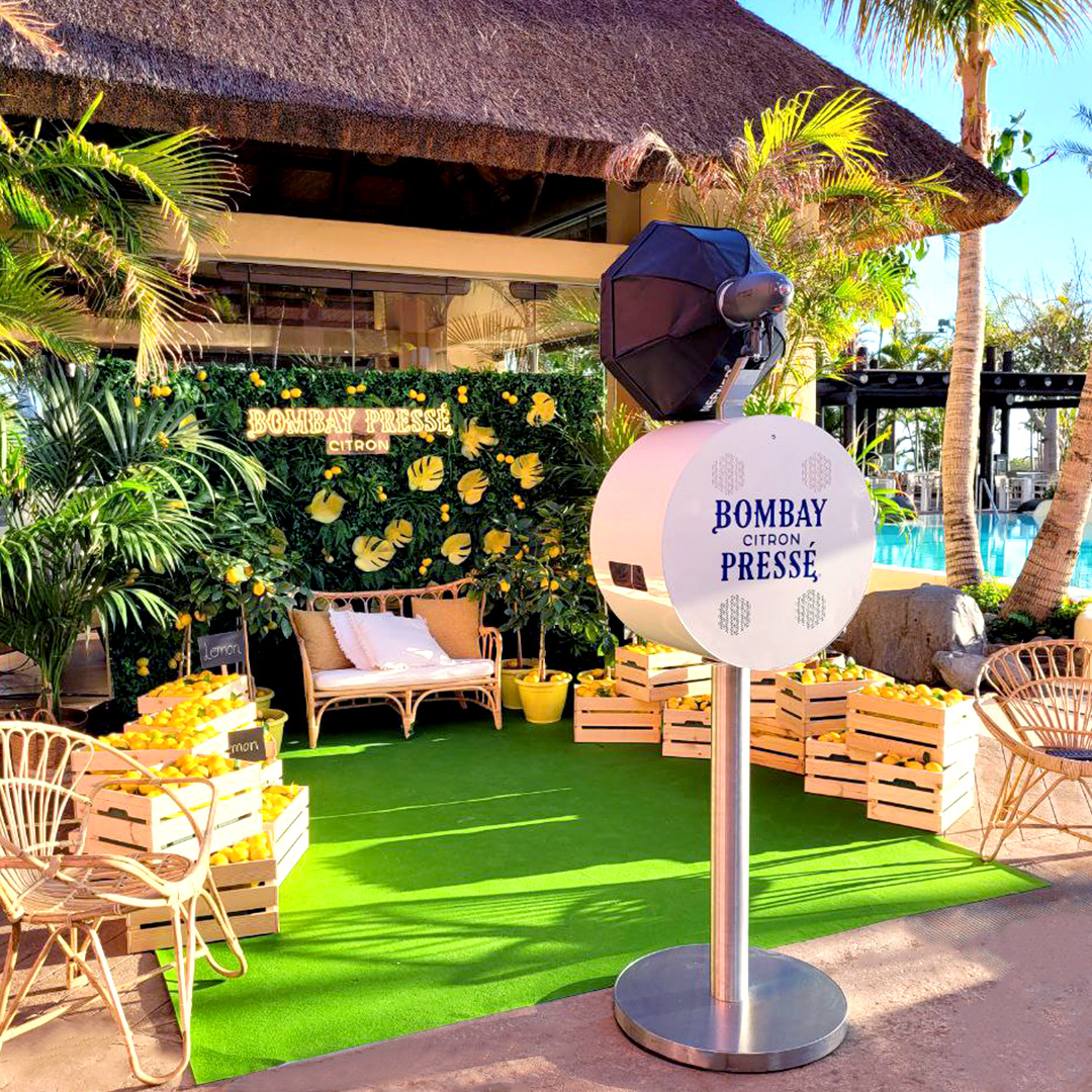 Esfering's tweet image. Disfrutamos de una tarde-noche tropical con muuuuuucho limón🍋 #BombayCitronPressé 🌴✨📸🌌
.
.
.
.
.
.
#bombay #photoboothevent #photoboothpremium #photobooth #lemon #tenerife #islascanarias #paraiso #fiesta #amigos #DespiertaTuCreatividad #StirCreativity