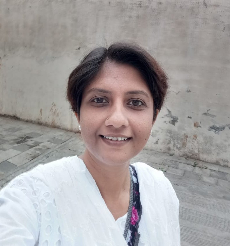 A Brahmin woman Kajal Govindbhai Manjula has moved the #GujaratHighCourt seeking 'No religion, No caste' certificate for herself protesting against "discriminatory caste system". She shed her surname last year. <a href="/timesofindia/">The Times Of India</a>