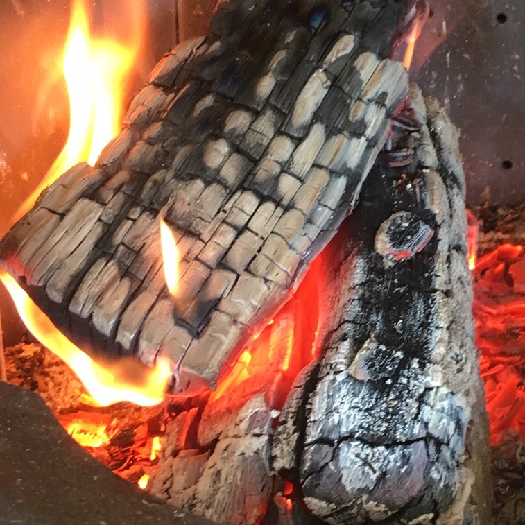 WCStoves's tweet photo. Brrr... Our quality Kiln Dried Logs will keep you warm this Spring! - https://t.co/KOB4zLpxoX https://t.co/rbYUe4lw90