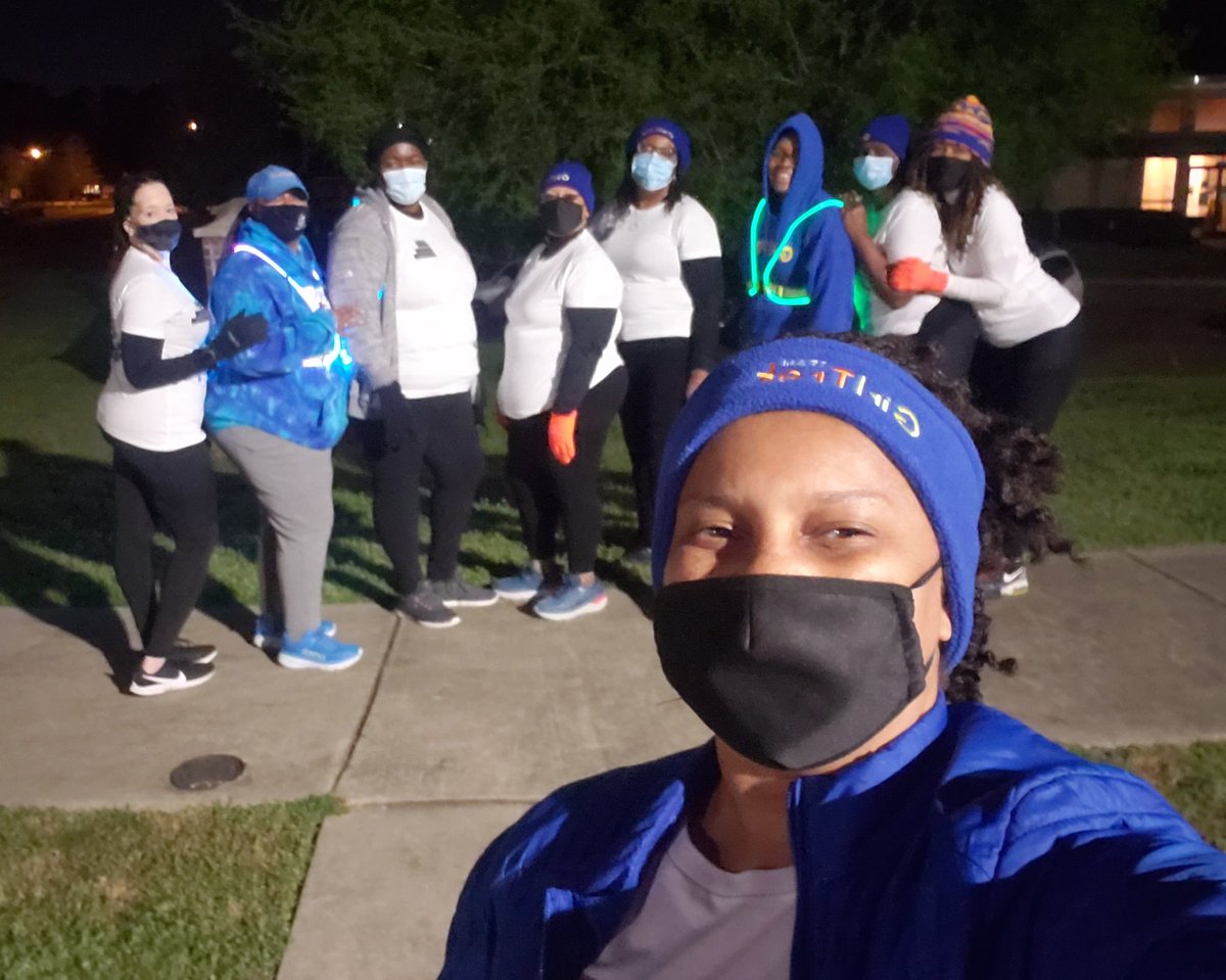 Olliegall's tweet photo. Great start to my day, giving GOD thanks 🙏🏿 &amp; walking with my #4Dark30Crew👟💙🧡💛
#BlackHistoryBootcamp starts today🖤
#BlackCrewEdition #GirlTrek
#MorningMinistry #ByFaithWalker
#JustWalk #BeWellWalkWell https://t.co/0V1L0grgu2