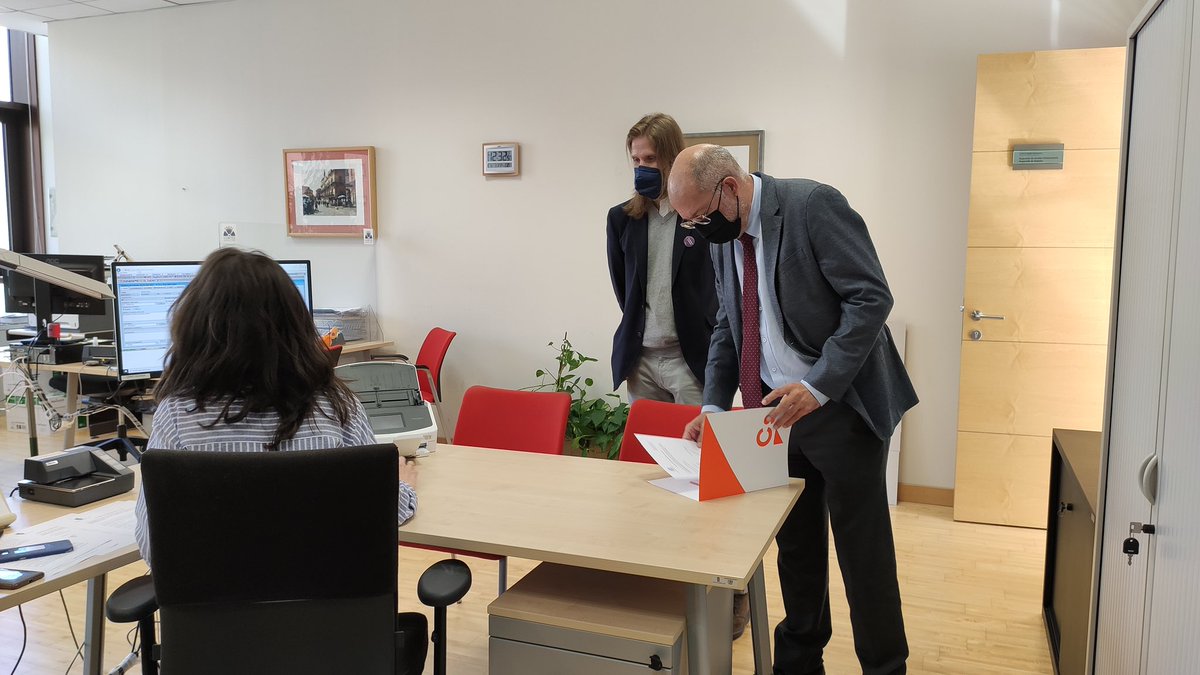 CsCastillayLeon's tweet photo. 🏛Hoy hemos registrado la formación del grupo mixto. 

🟠Nuestro portavoz, @FranciscoIgea , ha instado a Partido Popular y Vox, a que se pongan a trabajar por los castellanos y leones, tras 100 días de inacción. https://t.co/Cx1gBXjQge