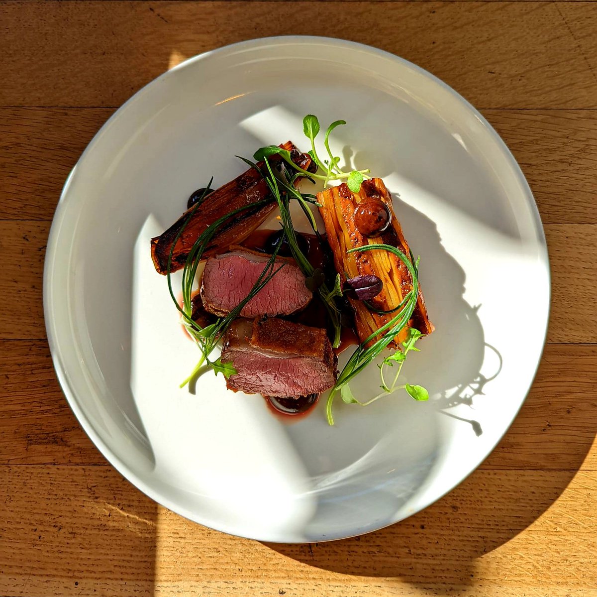 TonyRoddUK's tweet photo. Looking for somewhere to eat this weekend? We have our new menu available and a few early and late tables both this evening and tomorrow! Book at https://t.co/ZHPGHU99Xq https://t.co/CL7HAD2kEH