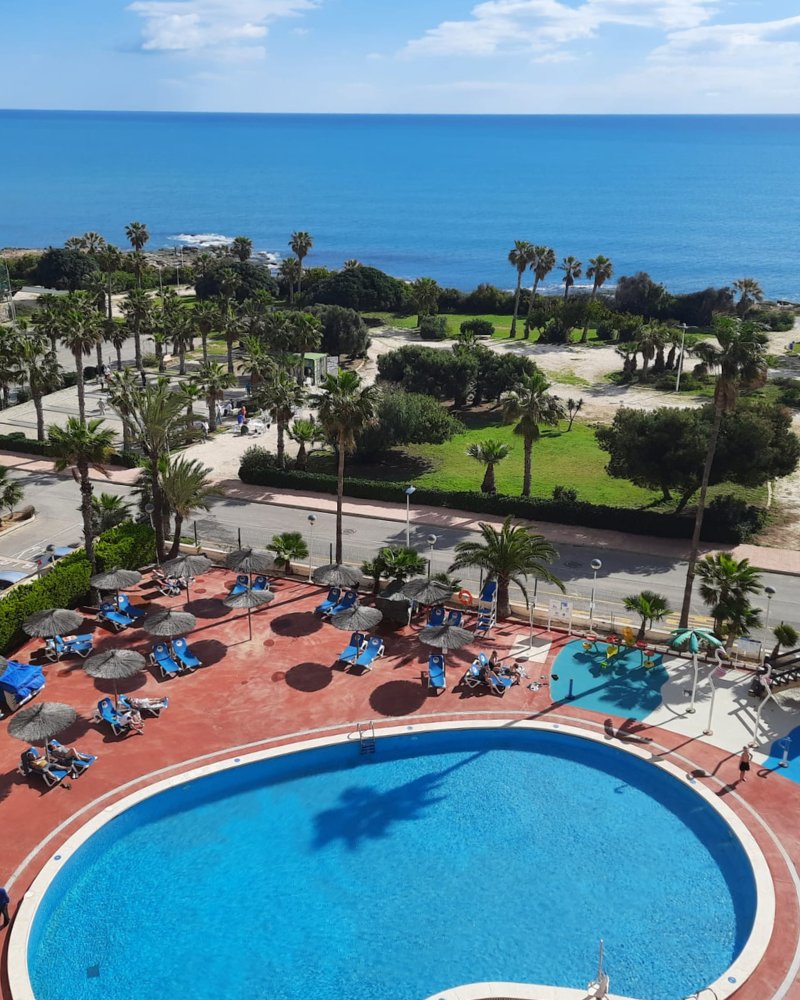 Hace un día espectacular en Torrevieja. 😎 ☀️
¡Buen fin de semana!

It's a spectacular day in Torrevieja. 😎 ☀️
Enjoy the weekend!