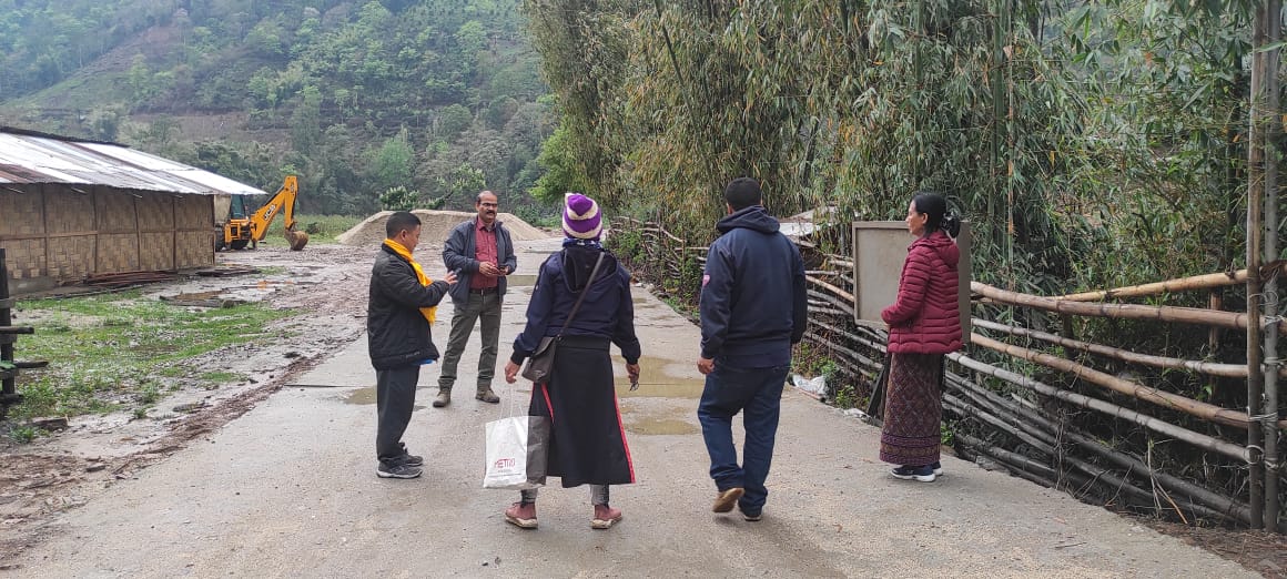 Lower_Subansiri's tweet photo. Inspected the #MGNREGA works and #PMAY(G) at Chulyu, Pitapool, Billo villages of Ziro -II CD Block
Pitapool and Yazali Zilla Segment today along with APO(tech) Shri Jitendra Prasad and other officials.
@PMOIndia
@CSArunachal @PemaKhanduBJP @MyGovArunachal https://t.co/bsF1A9ZKHK