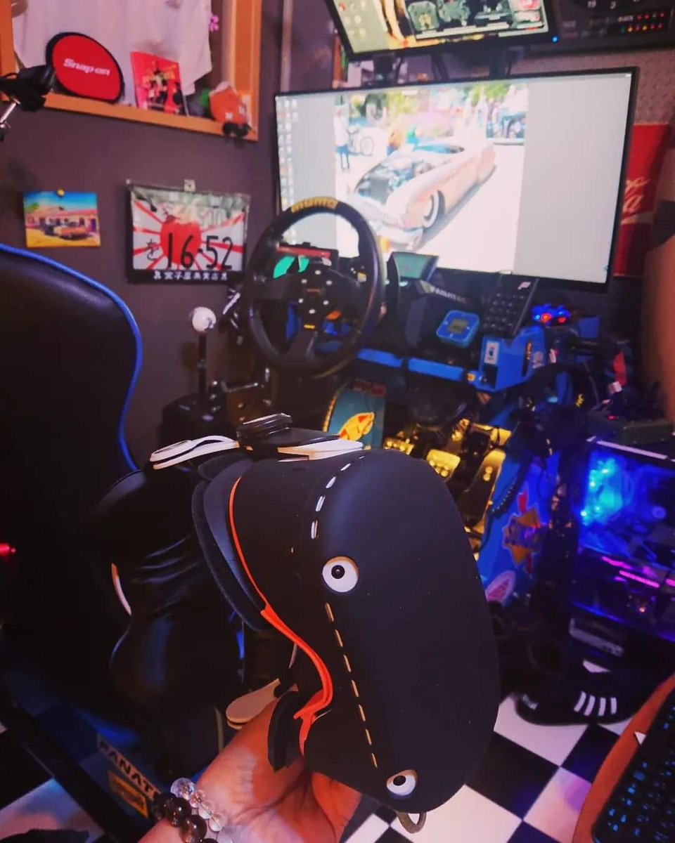 KAMIKAZE_SPEED's tweet photo. 実はQuest2をもう1台買ってしまった
これでシミュレーター2台でオンラインVR対戦も出来るようになりました🤙
シミュレーターもVRも体験しない限り凄さが伝えられないのが残念🙄
#シミュレーター #ドリフトシミュレーター #SIM #driftsim #アセコル #MetaQuest2 #OculusQuest2 #VR https://t.co/mvZyDMCT1b