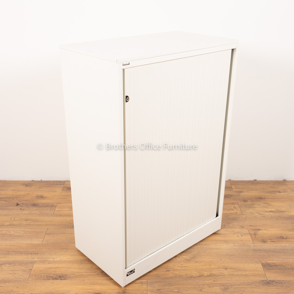Brothers_Office's tweet photo. It's been a busy week, 550 Ahrend White Tambour Cupboards into stock. Top of the range, pristine condition &amp; we're throwing in free mainland UK delivery! All at a fraction of its new price!

https://t.co/kJ8amrucVr

#ahrend #tambour #office #cupboard #shelves #shelving #storage https://t.co/6UDuBmsWkW