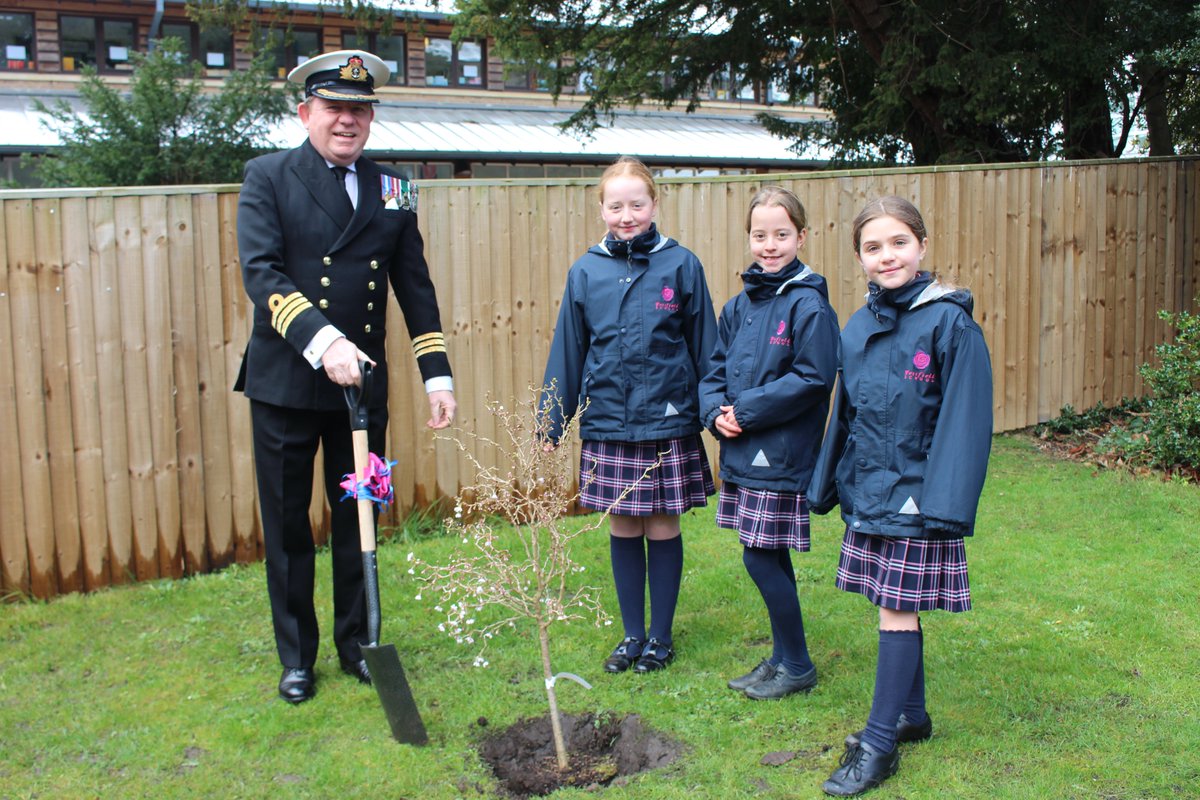 Westfieldschoo1's tweet photo. We were delighted to welcome two Deputy Lieutenants from the @TWlieutenancy to 'Plant a tree for the Jubilee'

Thank you to Ms Lucy Winskell, OBE, DL and Commander Ed McNaught, RD, DL for being our special guests.

@QGCanopy #PlatinumJubilee 
@GSAUK @ChronicleLive @BBCLN https://t.co/jqkpOOcmgu