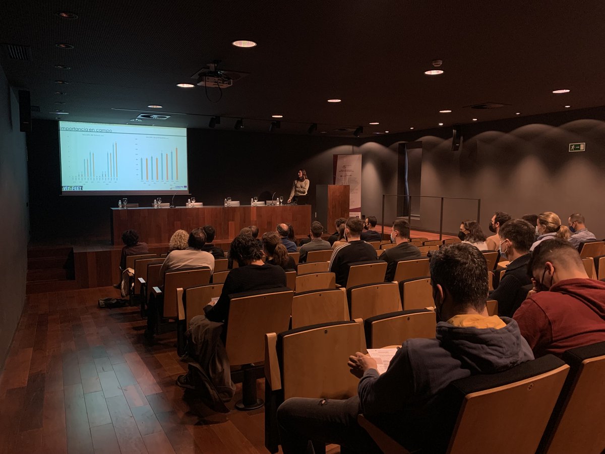 Jornada muy interesante la de ayer de la mano de Ana Villa, Beatriz López, Rafa García y Bárbara Sebastián 

Importancia de la conexión vascular entre portainjerto y variedad, enfermedades de la madera, re-evolución del material vegetal y su elección para la plantación en viñedo.