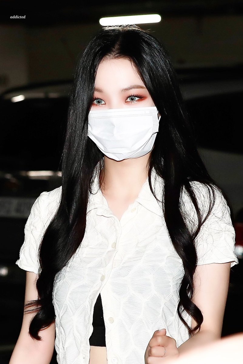 ㅤ                   
ㅤ                   
DELANCY.⠀    today's monthsary so I made myself pretty. 
ㅤ                   
ㅤ