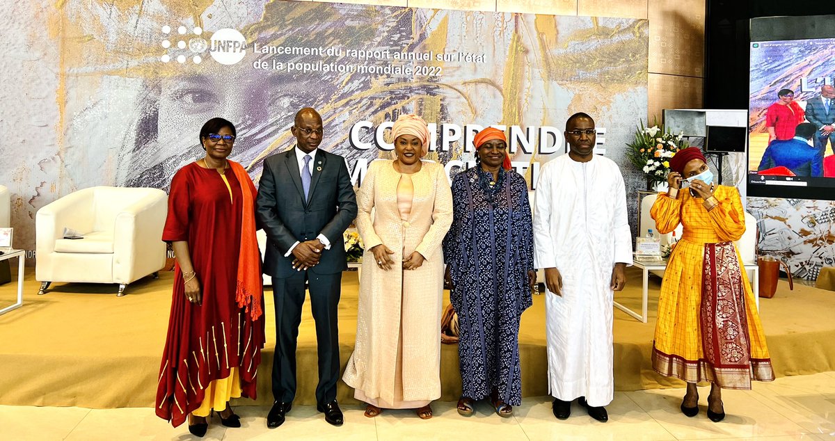 Maimouna_Diop24's tweet photo. Dans notre pays, la question a toujours été au centre des préoccupations des pouvoirs publics des communautés et des familles, qui déploient des stratégies adaptatives, tenant compte du droit à la santé et à l’intégrité physique et morale consacrée par la Constitution pour tous.. https://t.co/Fe42mZvoj0