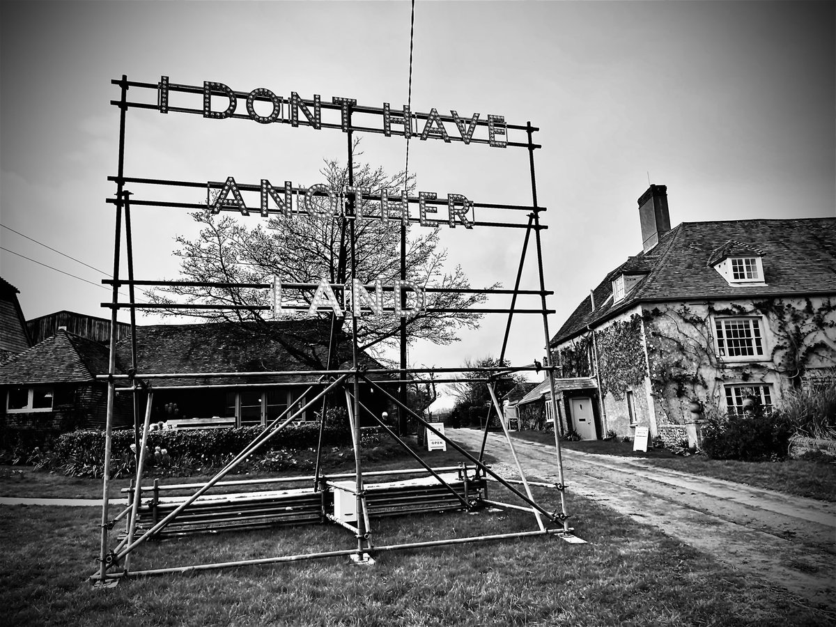 ArtyGent's tweet photo. Nathan Coley. #Idonthaveanotherland @CharlestonTrust @tracybrera #statef22 @nathancoley https://t.co/wNSO9J9RvP