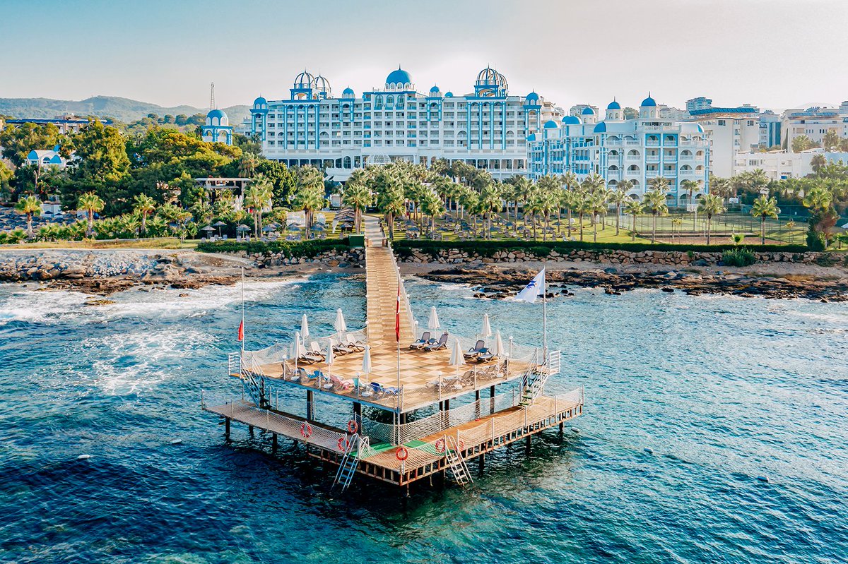 You are invited to the vacation of your dreams.

Hayalini kurduğunuz tatile davetlisiniz.