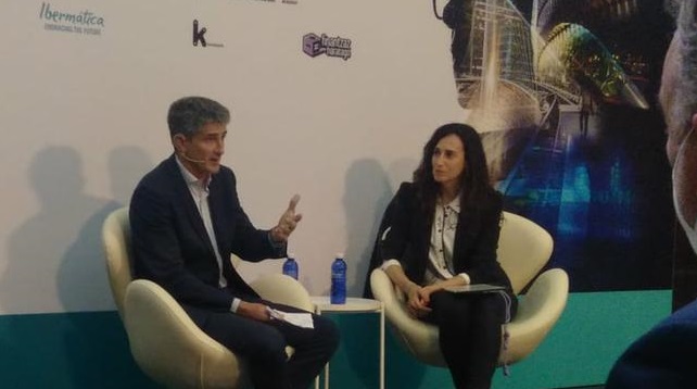 Desde una visión de finanzas sostenibles confluyen los intereses -antes contrapuestos- de las personas con valores que emprenden y las que ahorran, explica <a href="/mikelgpah/">Mikel Garcia-Prieto Arrabal</a> en las sesiones #HackandDisrupt, en la Bolsa de Bilbao. 

#IdeaPositivadelDía