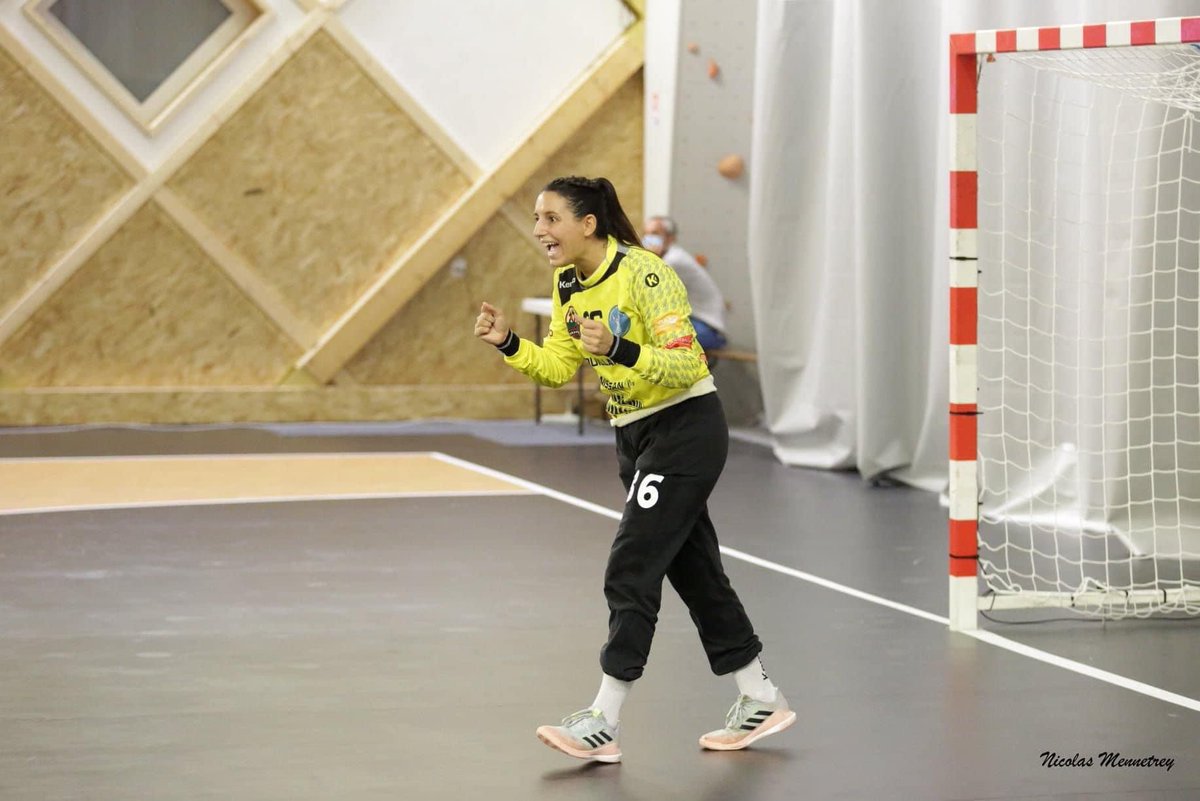 JuSports30's tweet photo. #handball Si la nouvelle était tombée aujourd’hui, on aurait pu croire à un poisson d’avril mais elle est tombée de ses 25 ans…@PleeTyphanie la gardienne du @BouillarguesM a décidé de rejoindre @SaintAmandHand. Elle est en interview sur @JuSports30.
https://t.co/u8l9UexVoS https://t.co/7JR15lA70b