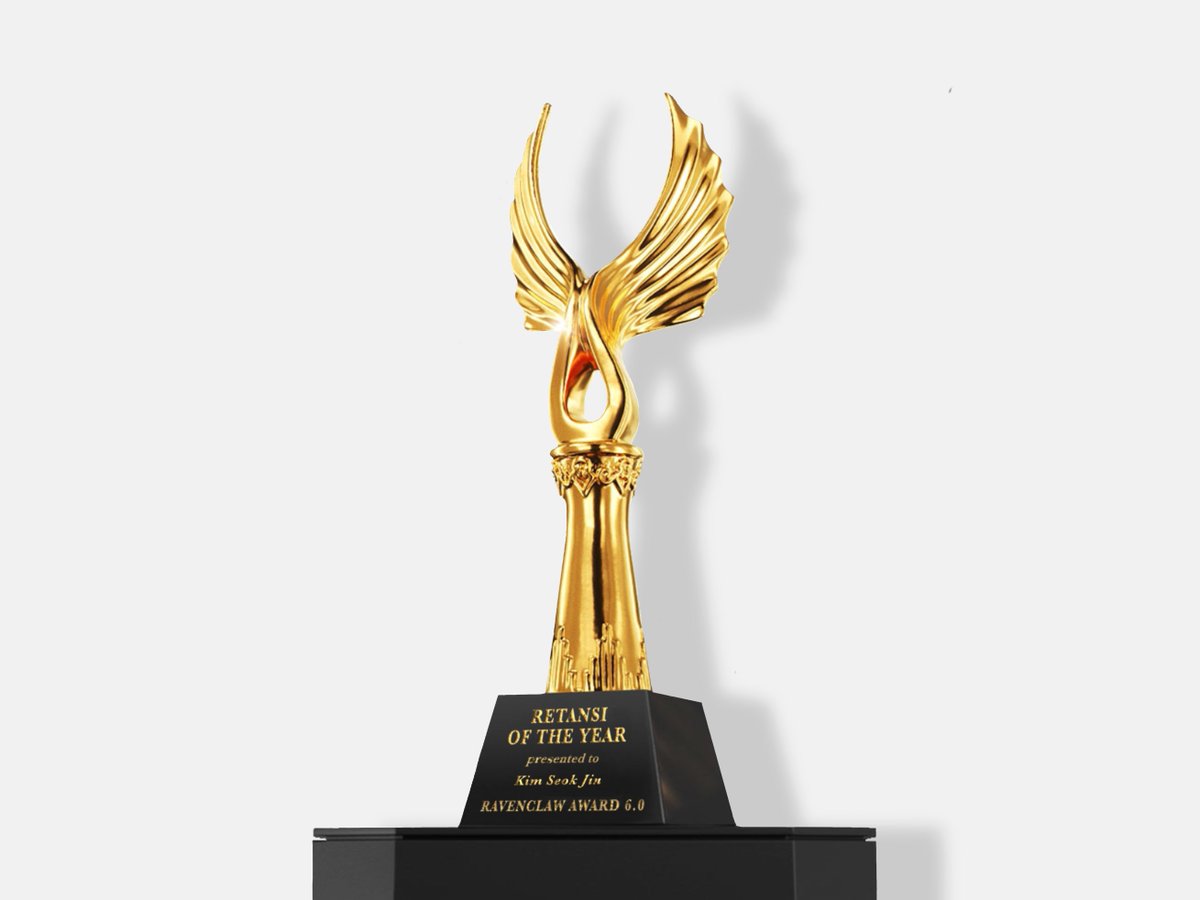 solenave's tweet photo. ⠀
“Pemenang nominasi RETANSI alias Renta Tanpa Kekasih kategori alumni pria, ditujukan kepada… @KSJRVAU! Selamat kepada Kak Seokjjin, semoga tidak dipertahankan!” lanjutnya sembari memberikan piala dan sertifikat.

(@cruxnacht)
⠀ https://t.co/Bxu2iv4BF9