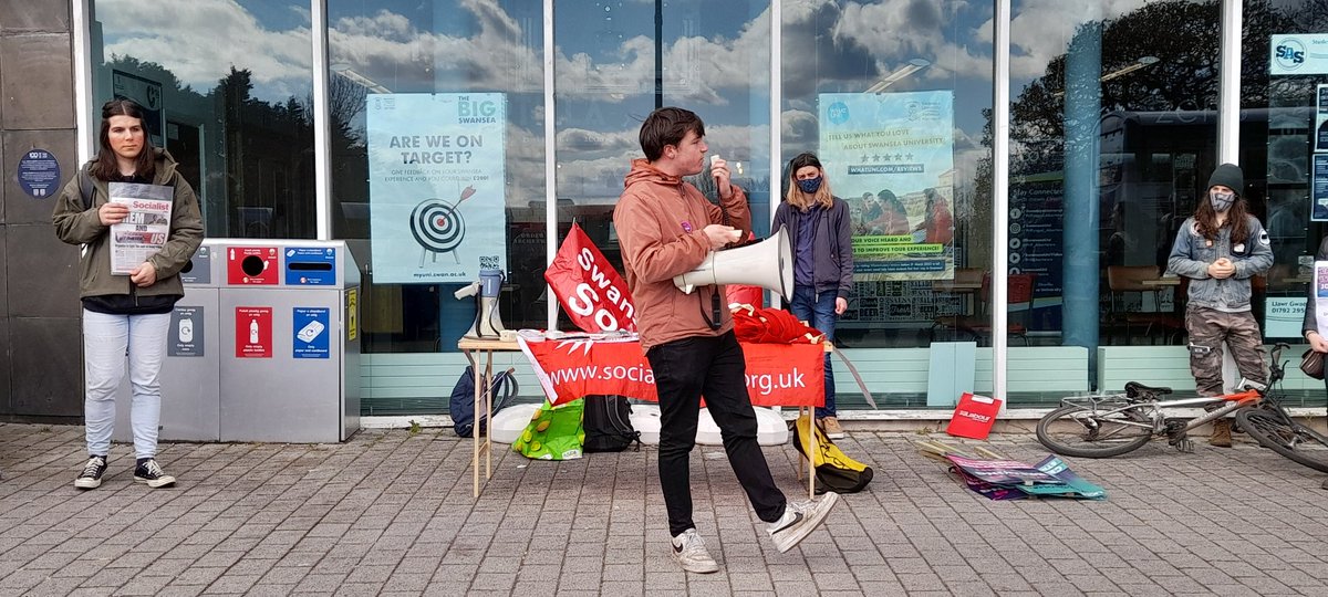 students_staff's tweet photo. #Studentsandstaff #UCUStrikes 
Listen to your students and staff @SwanseaUni 📣 https://t.co/PChAXxNaqD