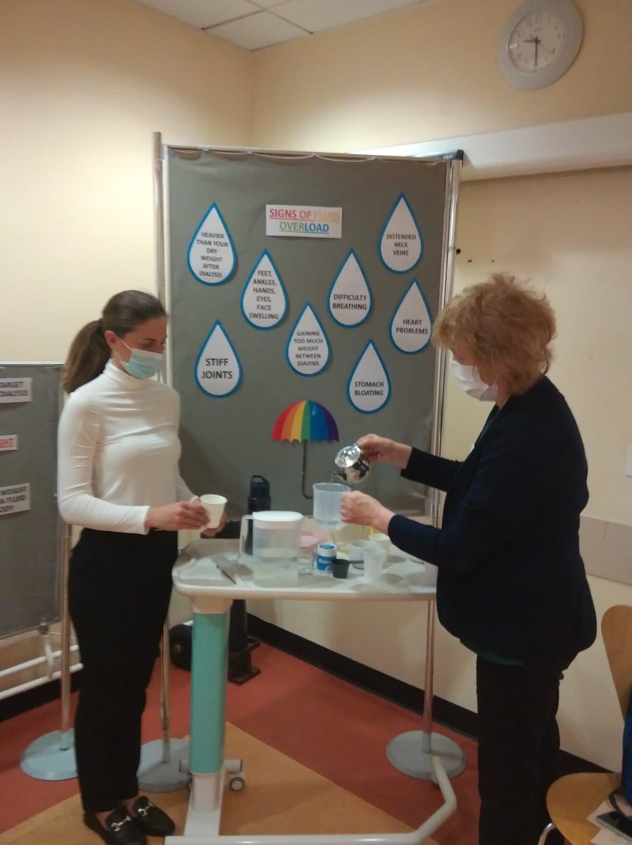 GeorginaKilcoy3's tweet photo. Liz, our renal dietitian #SligoUniversityHospital &amp; @itsligo nutrition students are doing a fluid awareness day for our renal patients in our dialysis unit. It can be very tricky to adhere to a strict fluid restriction so they are teaching some handy tips 👇

#teamSUH &amp; #SligoIT https://t.co/6UccTS49cs